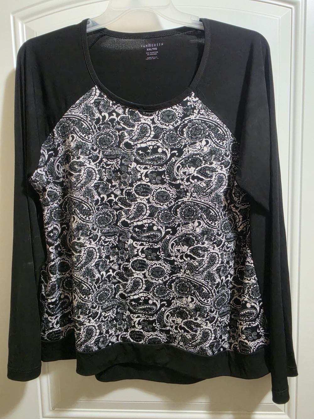 Van Heusen Black & White Paisley Raglan Pullover